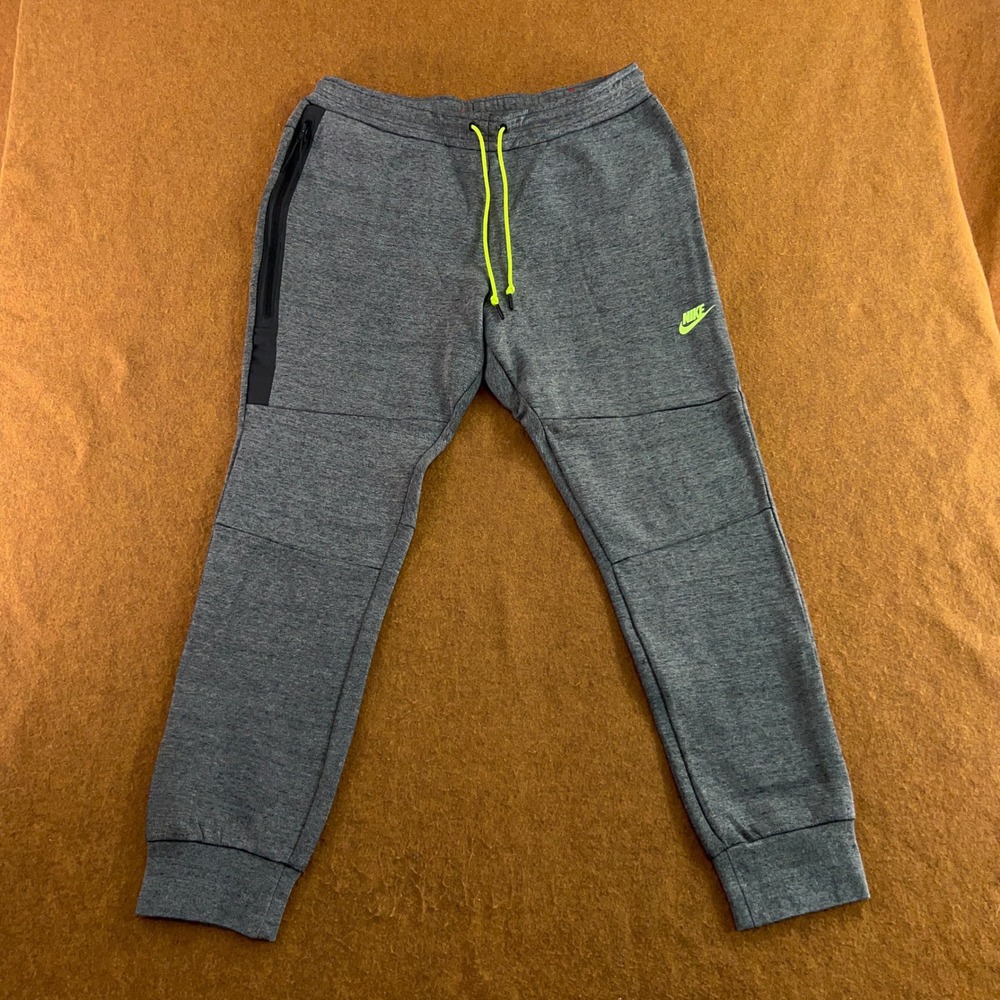 Nike Mens XL Grey Tech Fleece Tapered Jogger Sweatpants